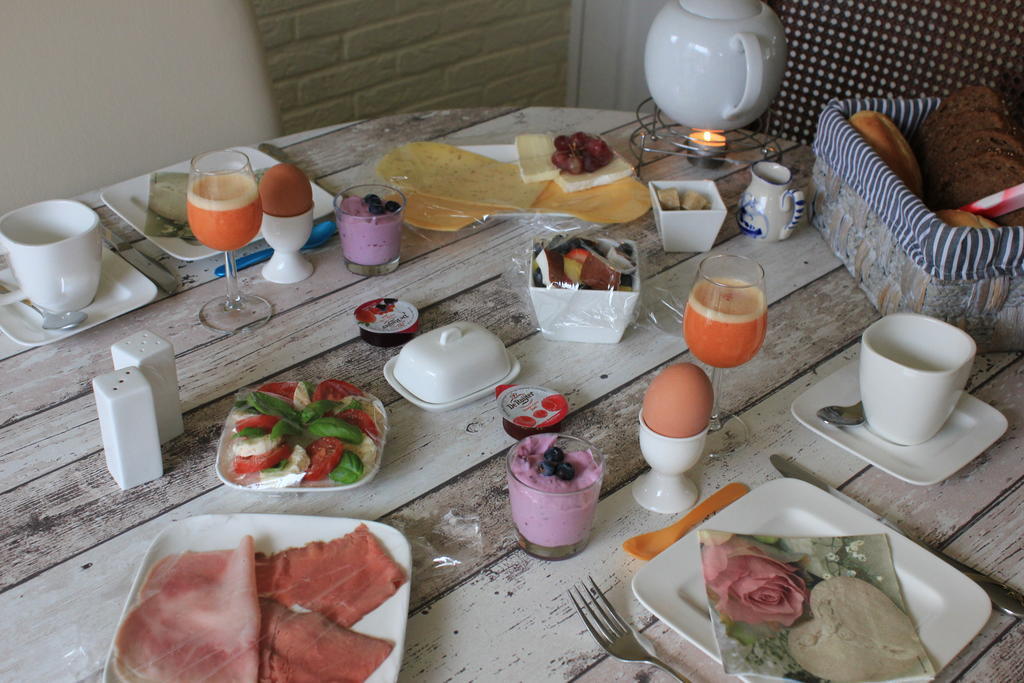 Kerstins Bed And Breakfast エグモント・アーン・ゼー エクステリア 写真